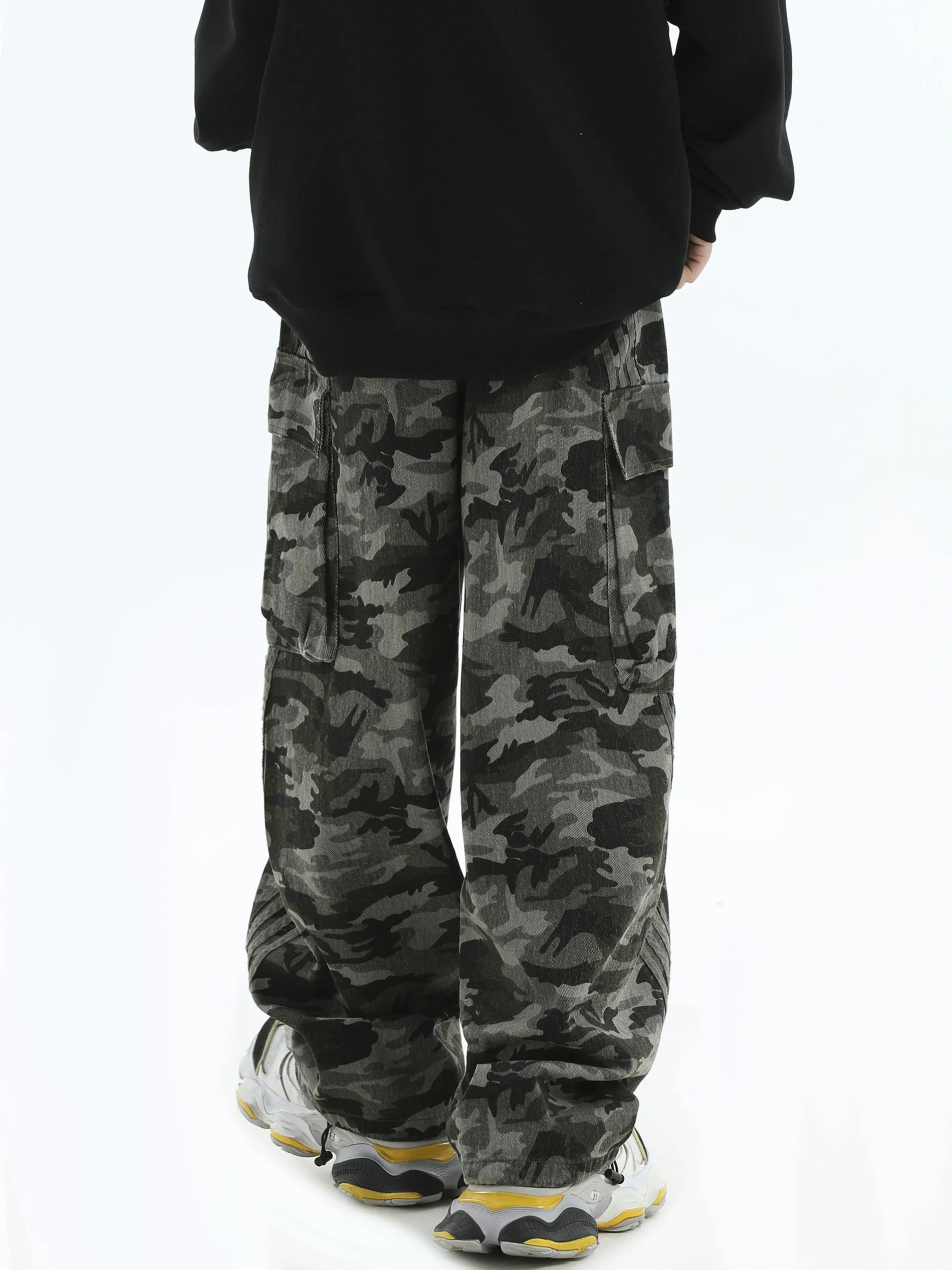 Drawstring Three-Bar Camo Cargo Pants