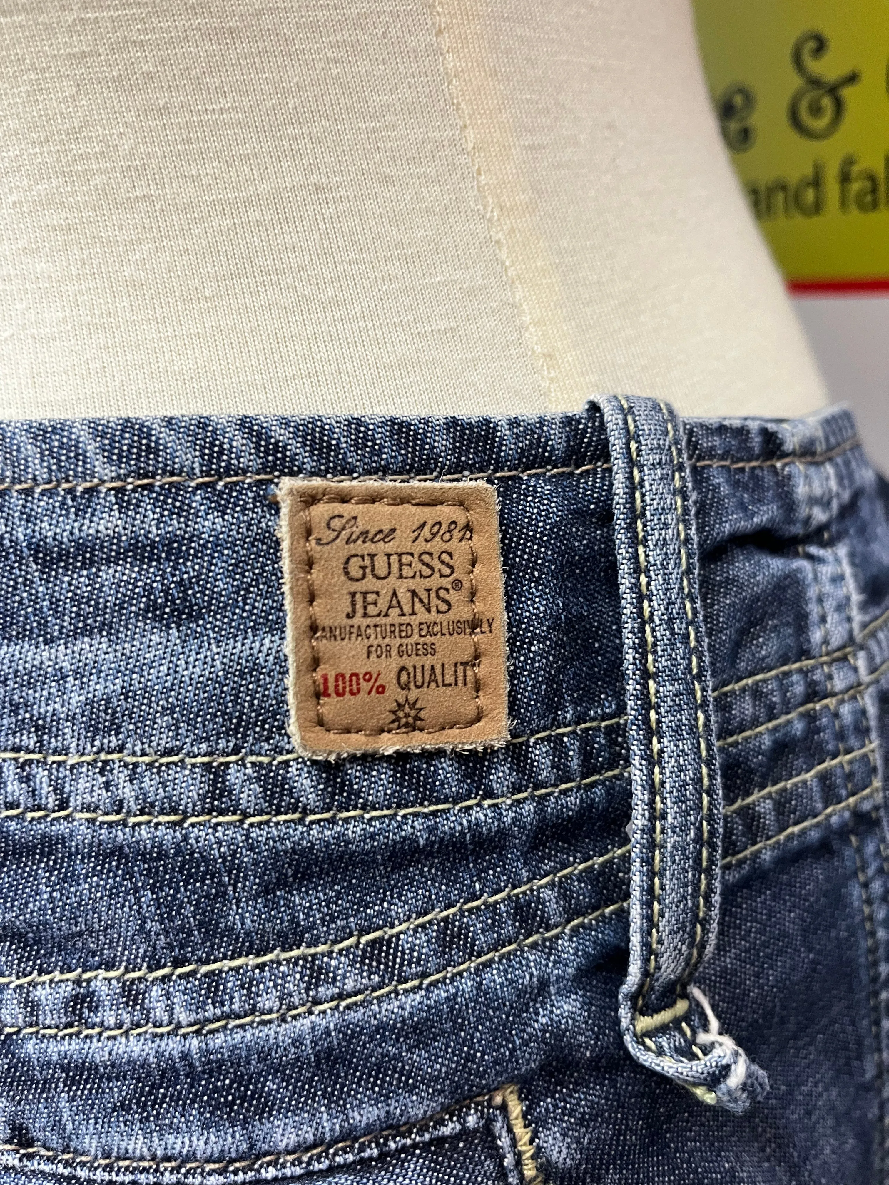 Guess Distressed Cargo Capris (Size 30)