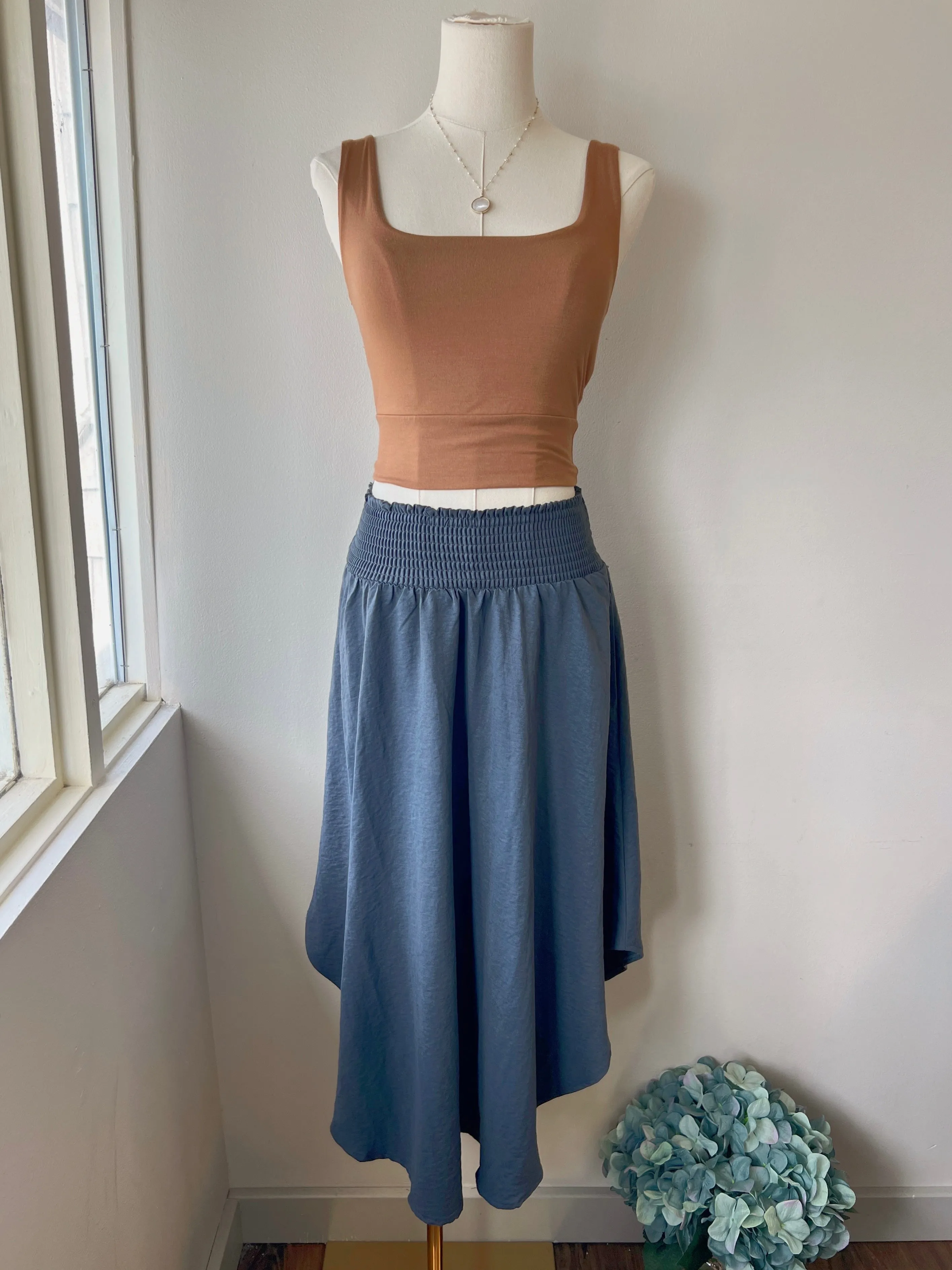 Solid Smock Curve Hem Skirt