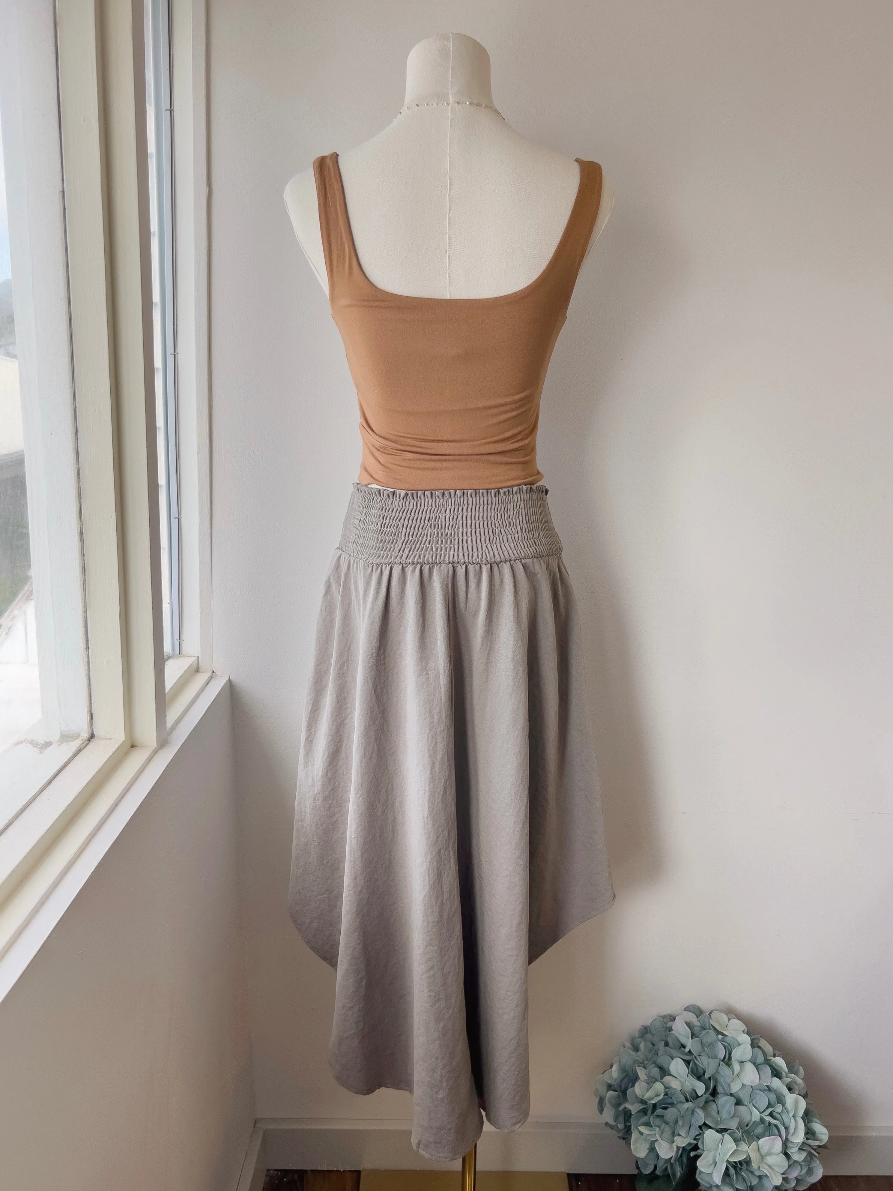 Solid Smock Curve Hem Skirt